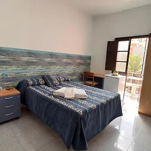 Apartment Central, Quiet And Comfortable Room, Breakfast, Las Palmas / Gran Canaria